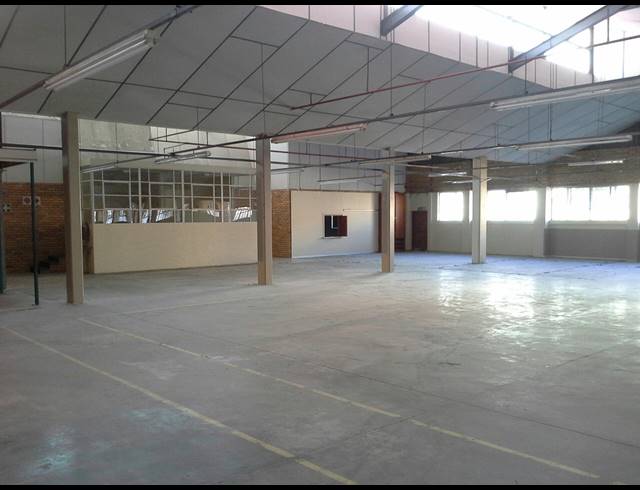 1,056M² WAREHOUSE TO LET IN MAITLAND